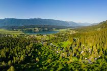 Tolle Lage in Kärnten: der EuroParcs Pressegger See. • © EuroParcs